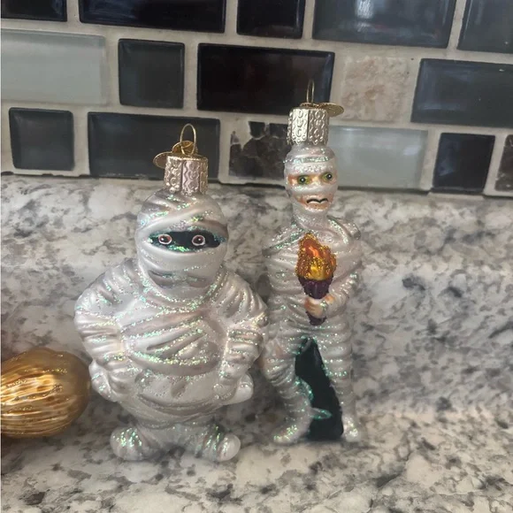 Lot of 30 Halloween ornaments. - Picture 5 of 16